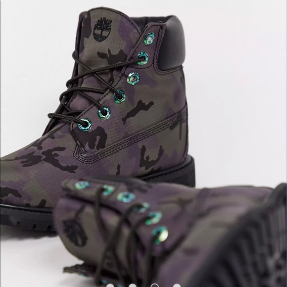 Timberland 6” IRIDESCENT WATERPROOF BOOT IN BLACK CAMO matte leather & metallic - Picture 3 of 14